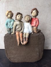 beeldje familie met 4 kinderen